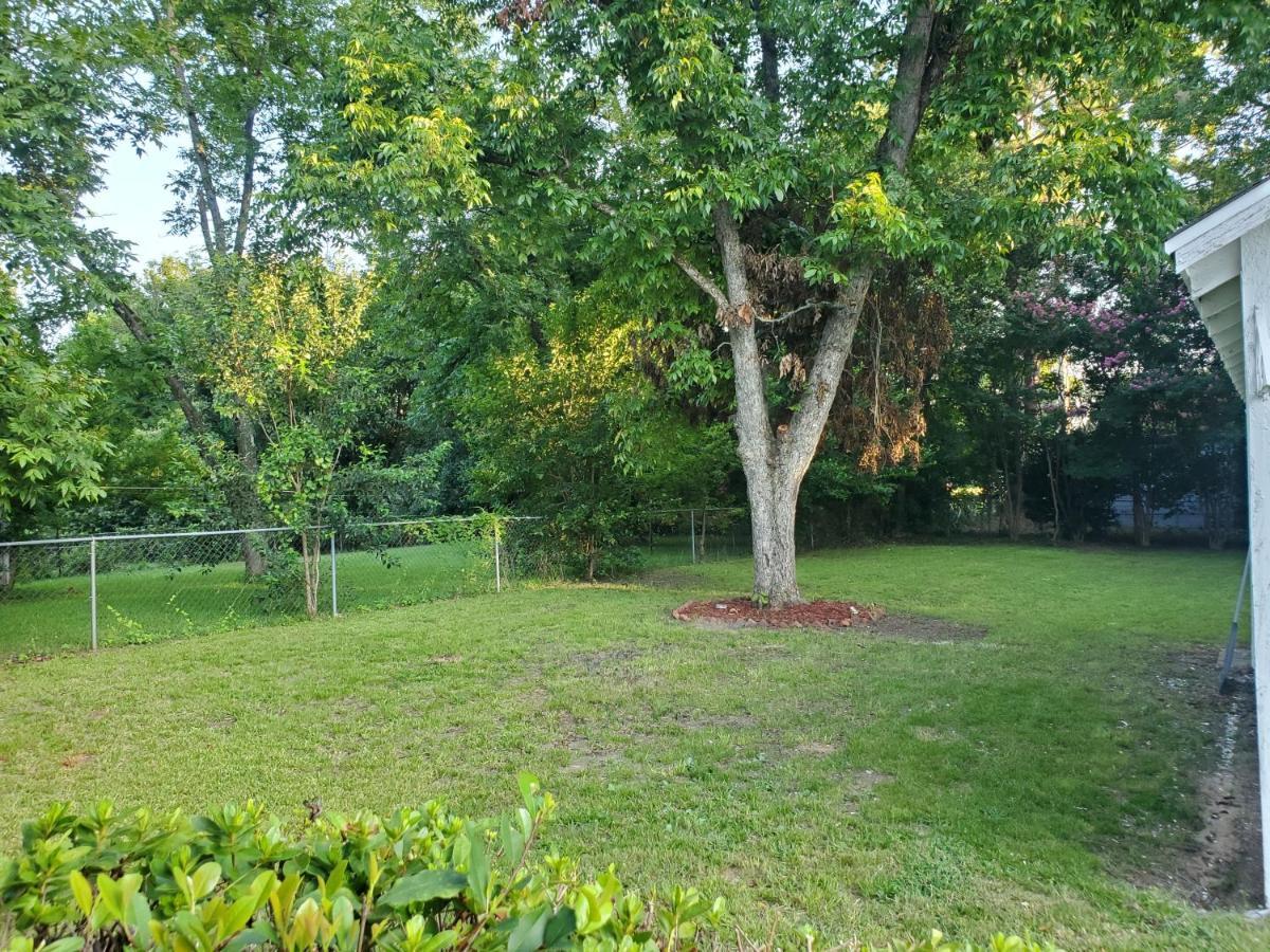 Spacious Centrally Located 3 Bed 2 Bath - Sleeps 8 蒙哥马利 外观 照片