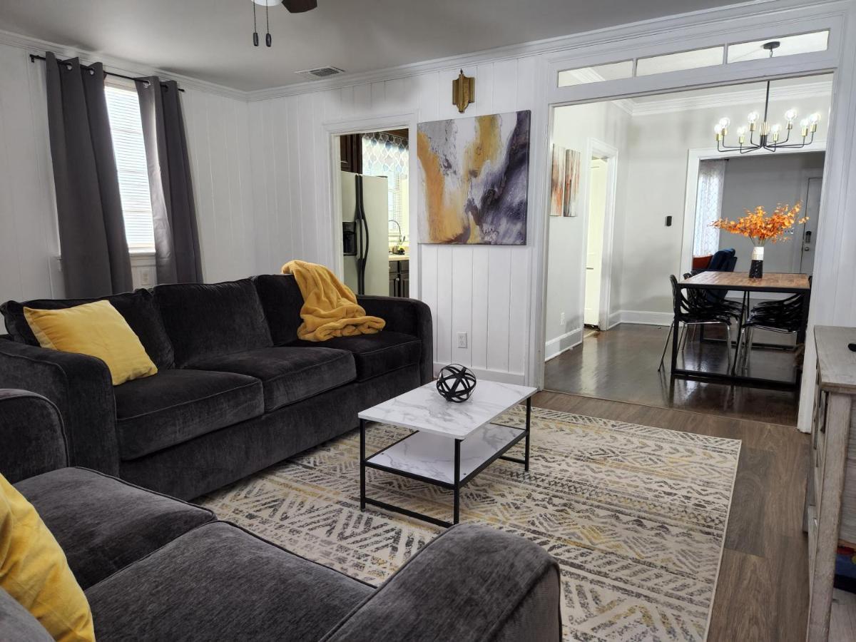 Spacious Centrally Located 3 Bed 2 Bath - Sleeps 8 蒙哥马利 外观 照片