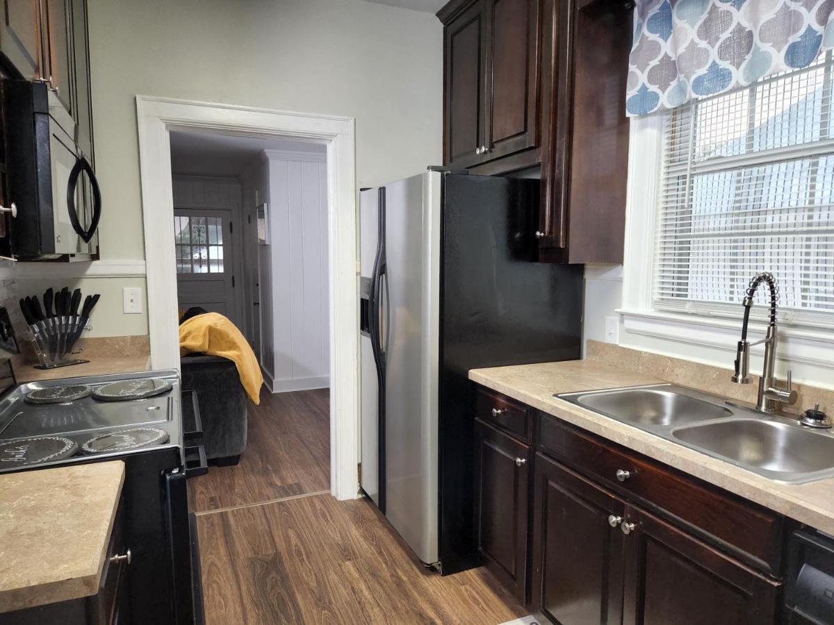 Spacious Centrally Located 3 Bed 2 Bath - Sleeps 8 蒙哥马利 外观 照片