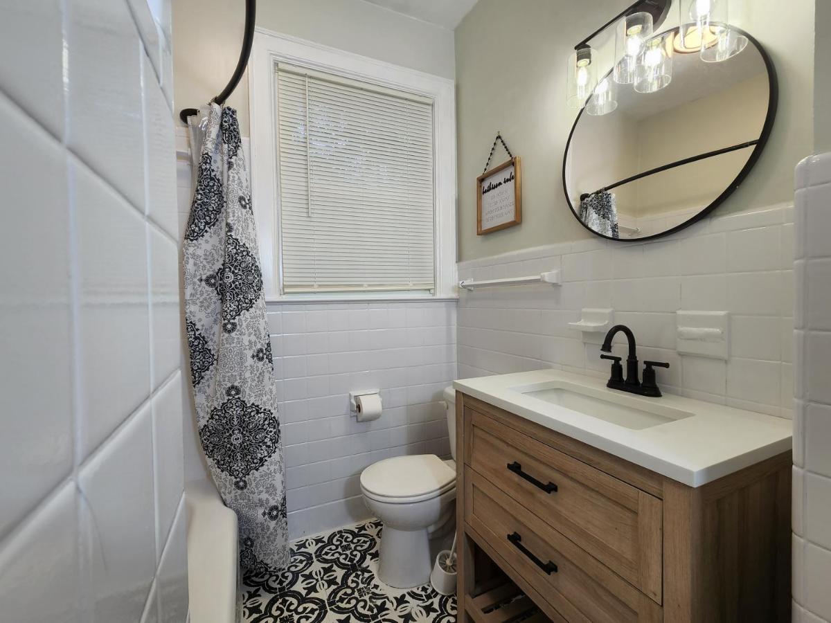 Spacious Centrally Located 3 Bed 2 Bath - Sleeps 8 蒙哥马利 外观 照片