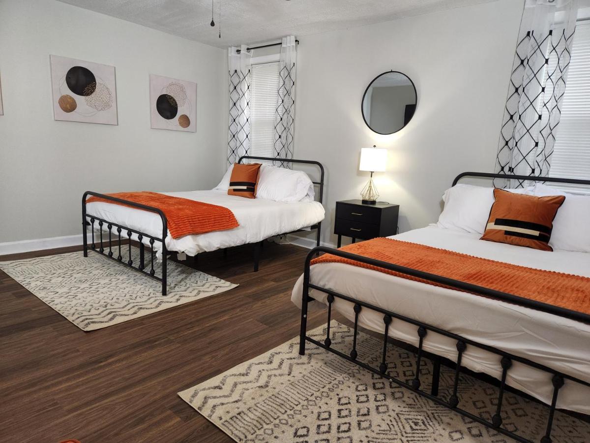 Spacious Centrally Located 3 Bed 2 Bath - Sleeps 8 蒙哥马利 外观 照片