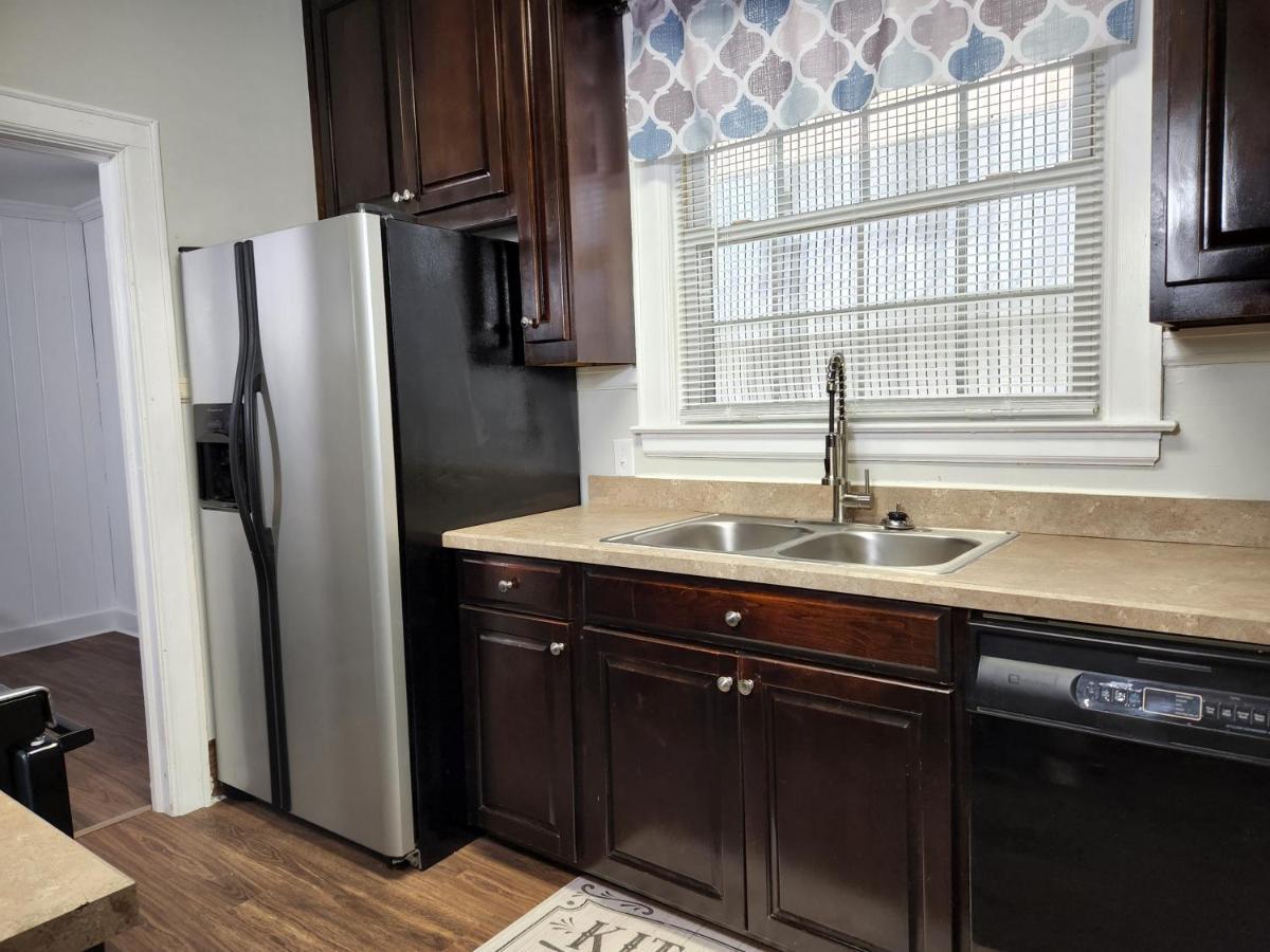 Spacious Centrally Located 3 Bed 2 Bath - Sleeps 8 蒙哥马利 外观 照片